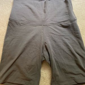 Aritzia grey biker shorts